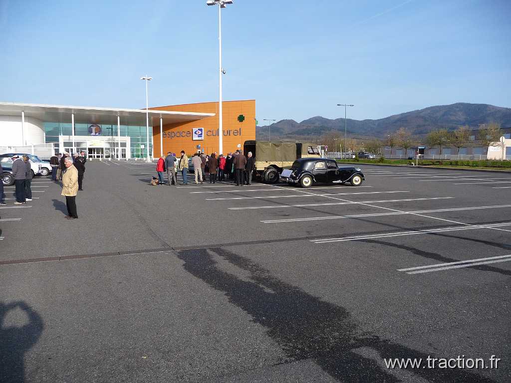 2012_Rodage_Printanier (8).jpg - 01/04/2012 - 68053 MULHOUSE CEDEX - Club de Véhicules Anciens d'Alsace Mulhouse - CVAAM - 3ème Rodage Printanier - RDV parking Leclerc pour le café et les croissants